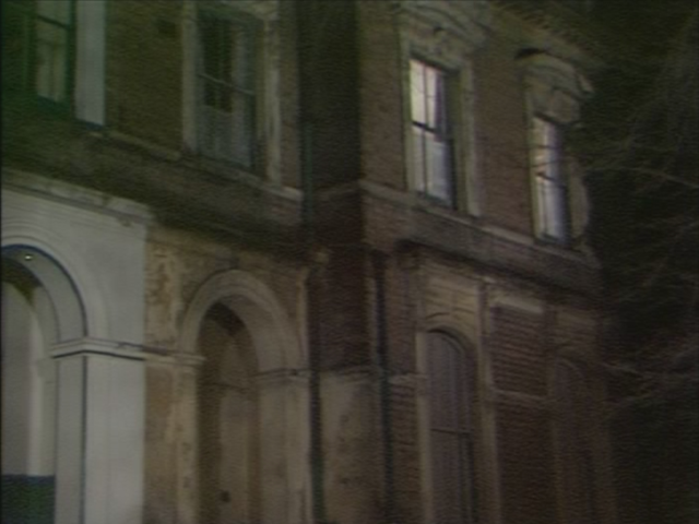 How About It, Frank 3.jpg Tarrant's flat, Series 7, Episode 3: 'How About It, Frank?' (1975) by Vienna