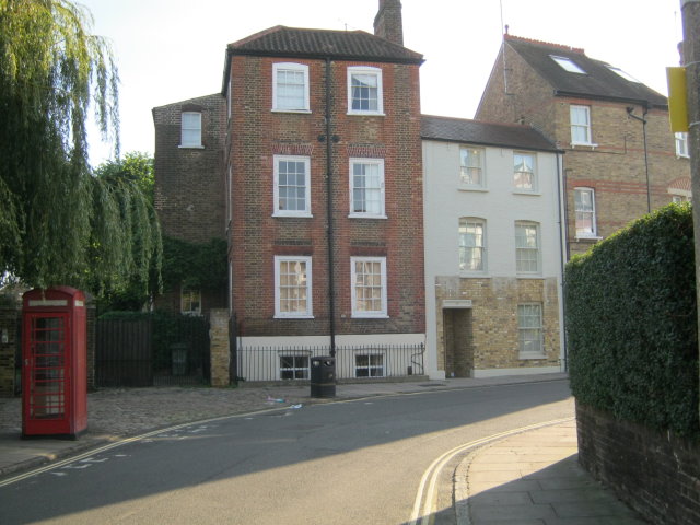 The Vault of Horror 4.jpg Rodgers looks towards the restaurant in 'Midnight Mess': The Vineyard, Richmond, Surrey - The Vault of Horror (1973) by Vienna