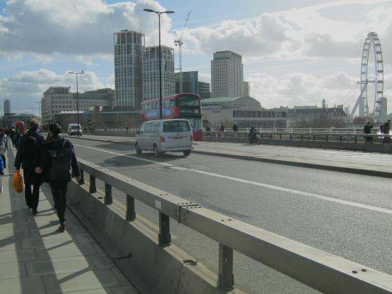 Widows 21.jpg Harry Rawlins' gang follow the wages van: Waterloo Bridge, Lambeth, London by Vienna