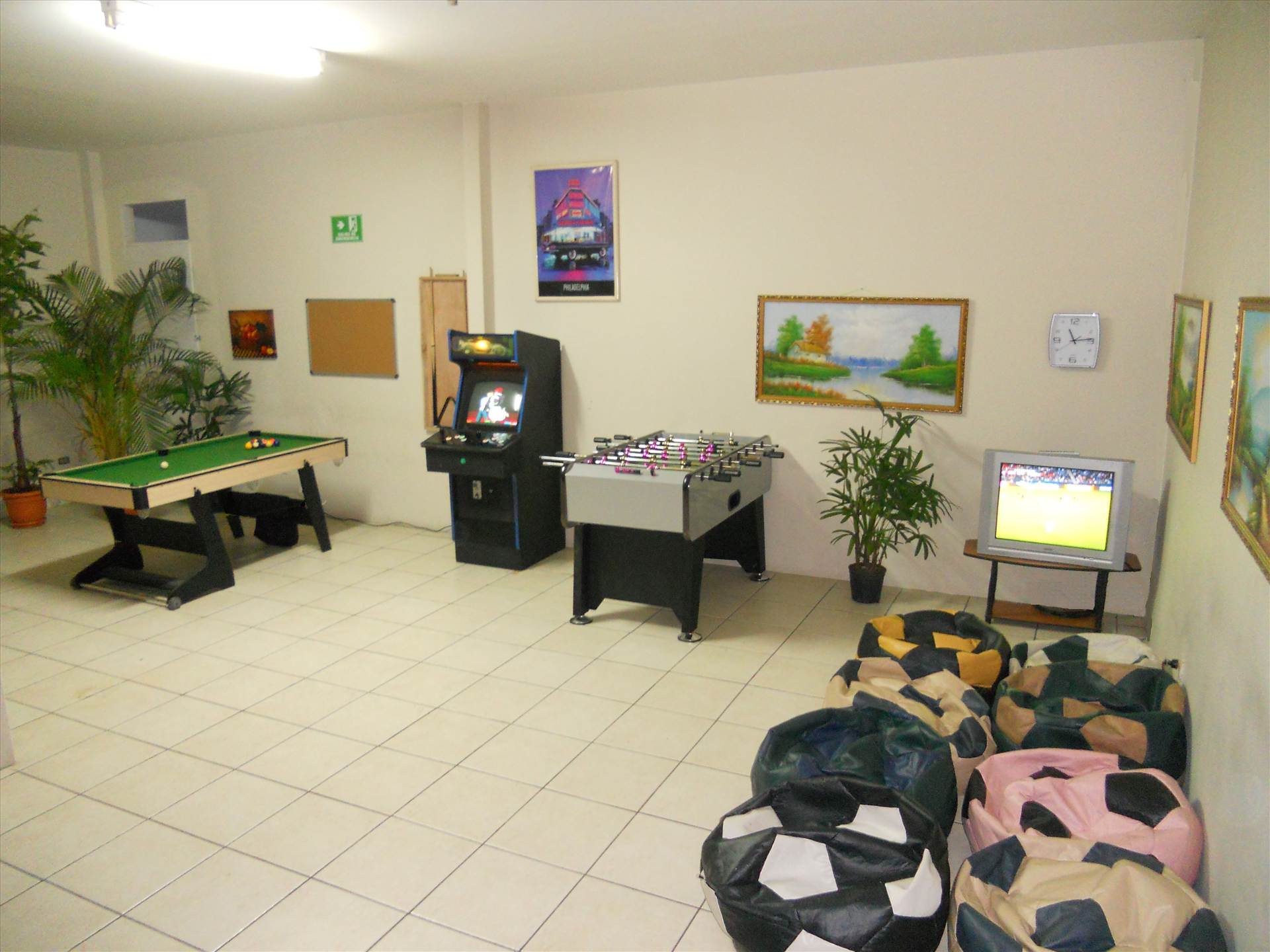 BEST COMPANY EMPLOYEE MOTIVATIONAL GAME ROOM IDEA To date, Costa Rica's Call Center is the only BPO in LATIN AMERICA with a retro arcade game room, period.Our entire staff has concluded that an immediate visual stimulation combined with a conditioned manual stimulation in gaming added a very special ingr by richardblank