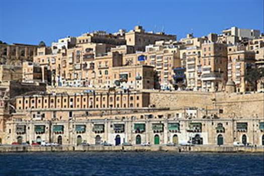 Malta_-_Valletta_-_Xatt_il-Barriera_(MSTHC)_02_ies.jpg by LordDUnivers