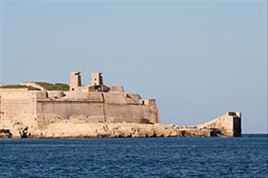 Fort_St._Elmo;_Valletta,_Malta.jpg by LordDUnivers