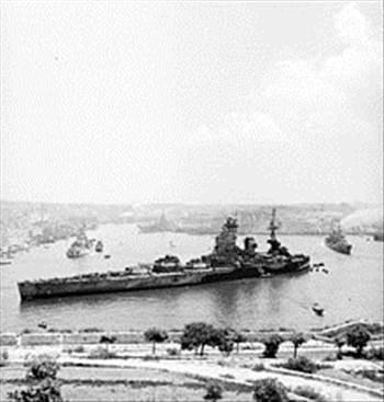 220px-HMS_Rodney_1943_Malta.jpg by LordDUnivers