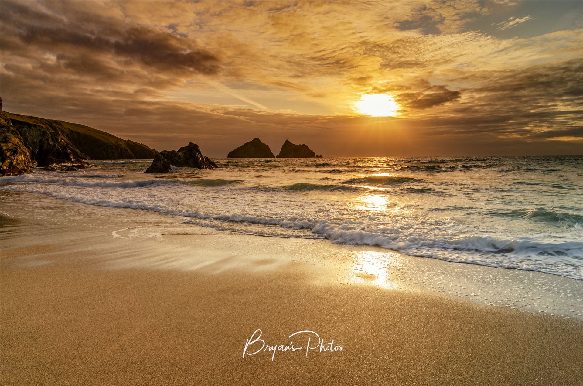 Holywell Bay A photograph of Holywell Bay Cornwall taken as the sun sets on a summer evening by Bryans Photos