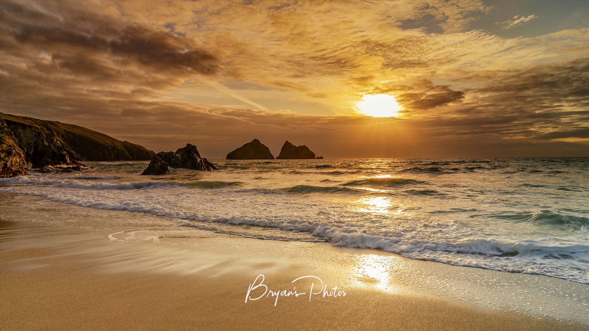 Holywell Bay Panorama A photograph of Holywell Bay Cornwall taken as the sun sets on a summer evening by Bryans Photos