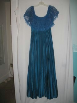 LGWU blue gown size 1314 (2).jpg  by BudgetGeneral