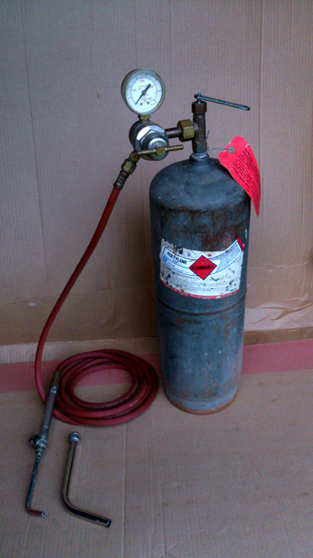DSC_0017.jpg air-acetylene with 2 tips, shows 120 psi by eteke