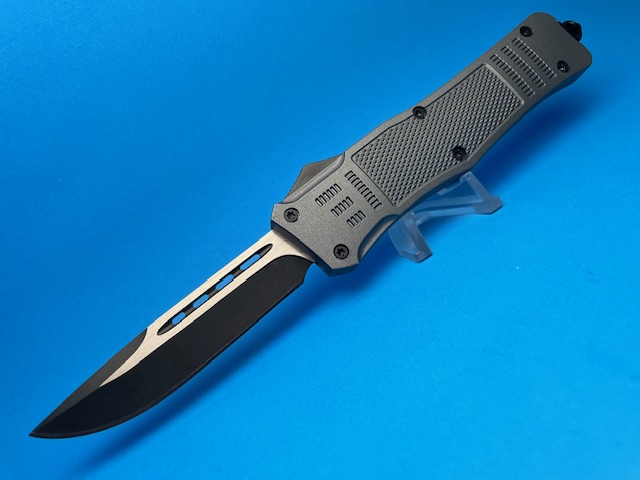 Switchblade Knives With its origin in 15th century medieval Italy, the ideal multipurpose EDC gadget of Switchblade Knivesis available in assorted designs of folded, and fixed-built orOTF (out of the front). For more visit: https://www.myswitchblade.com/ by Myswitchblade