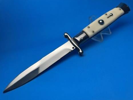 Switchblade knife by Myswitchblade