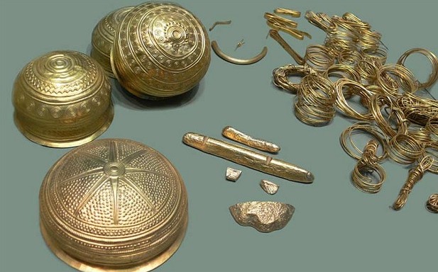 Gold Gold by Elliot Lee