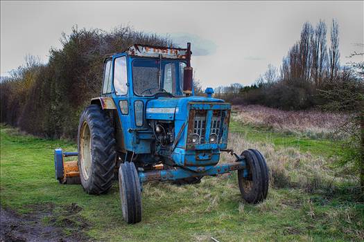 Ford Tractor.jpg - undefined