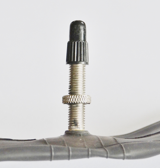 presta-valve-small.JPG  by karmark