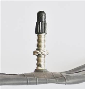 presta-valve-small.JPG by karmark