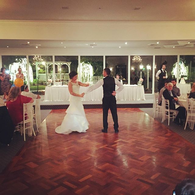 Melbourne Wedding DJ We have the professional and experienced Wedding DJ's for hire with first class entertainment, wedding dresses and songs around Melbourne. Please call us at 9333 0711 NOW! We have Professional DJ's available who have been hand picked to ensure you are alw by Mercurydjhire