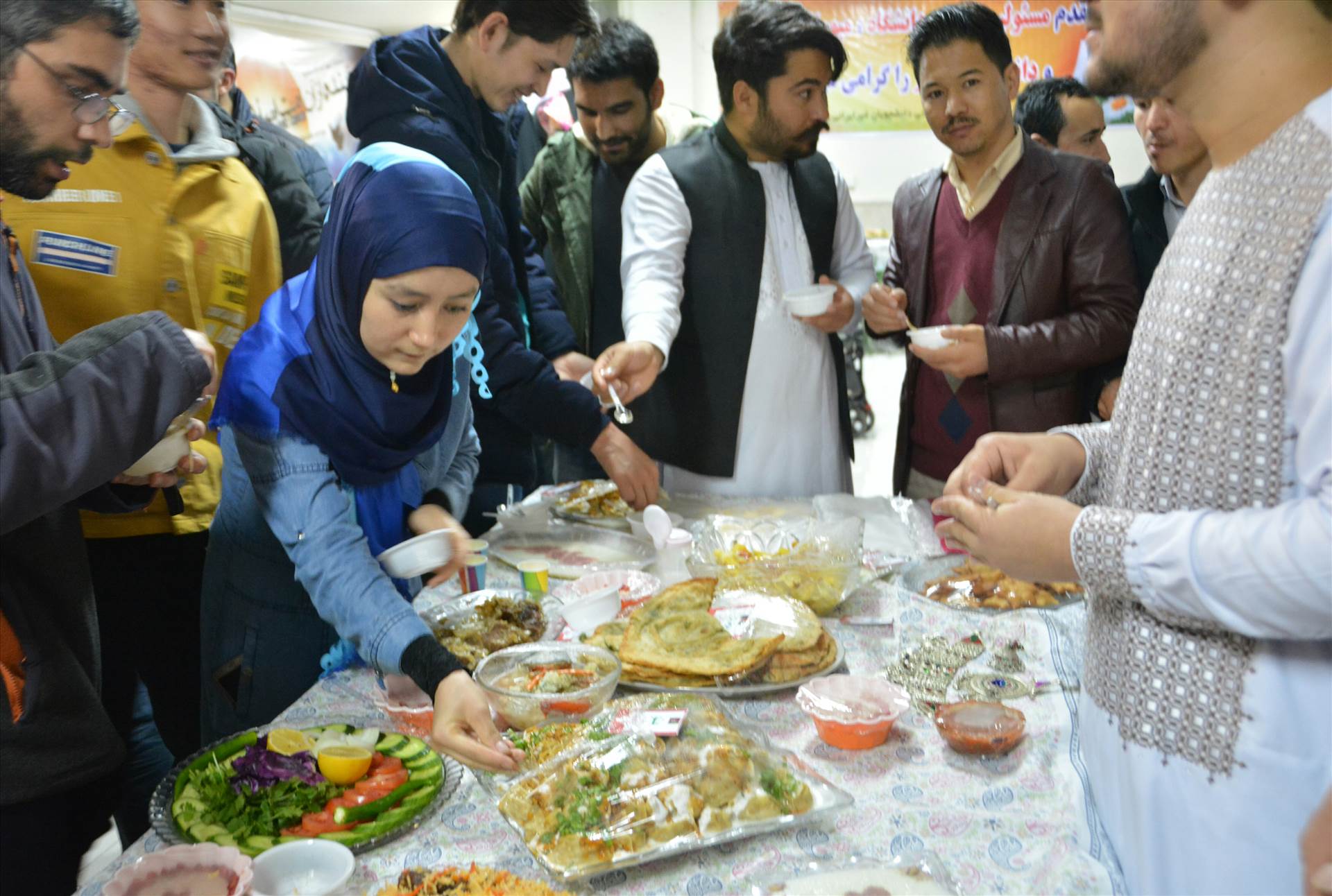 میز دانشجویان افغانستانی در اولین جشنواره غذای ملل