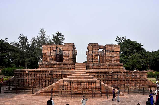 Monuments: Sun Temple Konark, Orissa (India) Front view of Nata Mandir at Konark Sun Temple, Bhubaneswar, Orissa, India. by Anil Sharma Photography