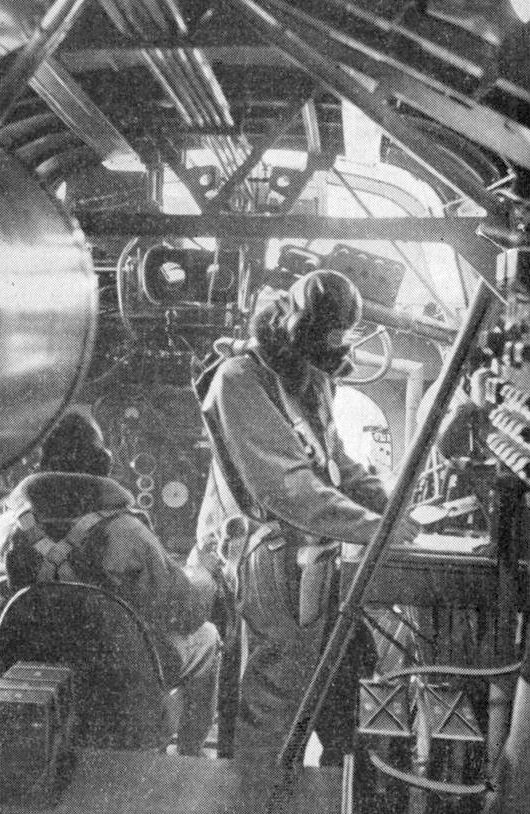 Handley_Page_Harrow_interior_photo_L'Aerophile_May_1938.jpg  by adey m