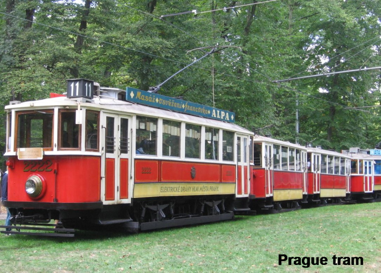 15 - Prague tram 4.JPG  by Dioramartin